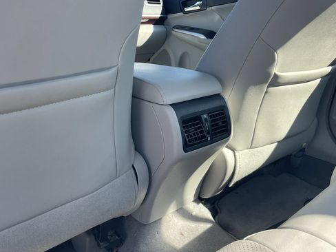 Used 2012 Toyota Camry XLE w/ Leather Pkg FWD image 11