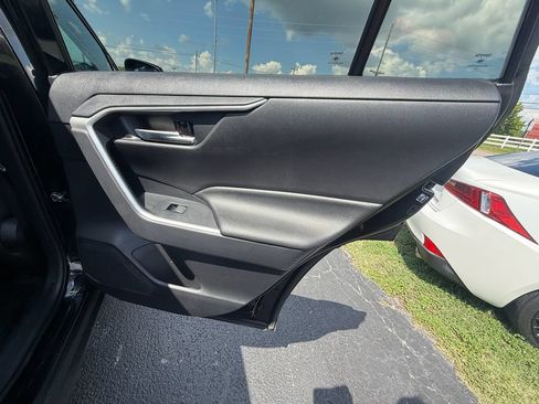 Used 2019 Toyota RAV4 XLE w/ Convenience Package AWD/4WD image 20