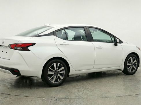 Used 2025 Nissan Versa SV FWD image 9