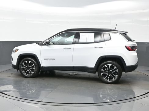 Used 2023 Jeep Compass Limited AWD/4WD image 3
