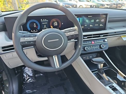 New 2026 Hyundai Tucson SE image 15