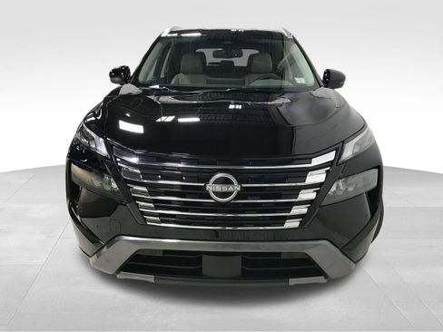 Used 2025 Nissan Rogue SL AWD/4WD image 2