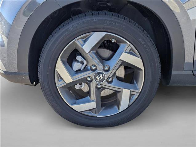 Certified 2025 Hyundai Venue Limited FWD image 9