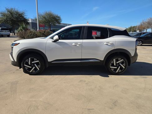 Certified 2025 Nissan Kicks SV image 4