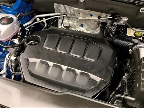 Used 2025 Volkswagen Atlas SEL Premium R-Line image 32