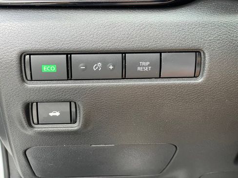 Certified 2024 Nissan Sentra SR w/ SR Premium Package FWD image 17