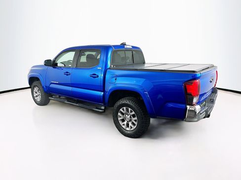 Used 2018 Toyota Tacoma SR5 image 5