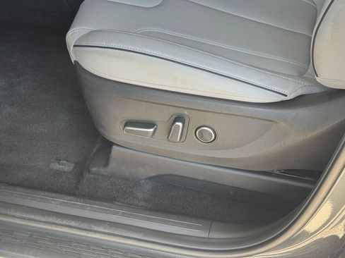 Used 2025 Hyundai Palisade SEL FWD image 23
