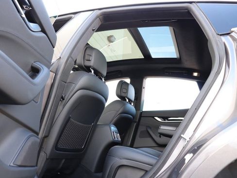 Used 2021 Maserati Levante S AWD/4WD image 38
