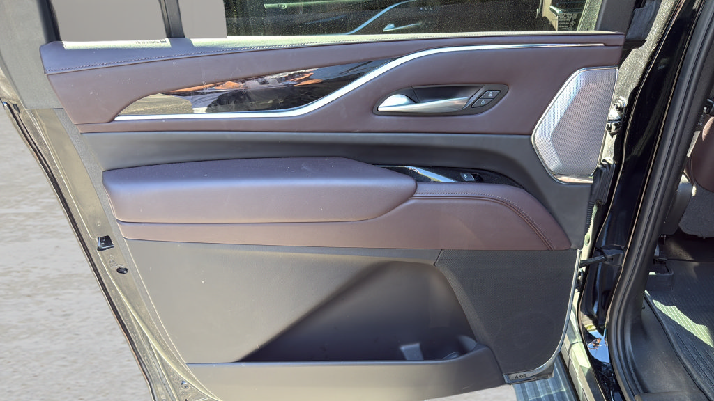 Certified 2024 Cadillac Escalade ESV Sport Platinum w/ LPO, ONYX Package AWD/4WD image 22