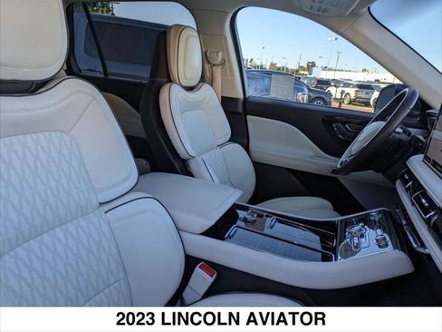 Used 2023 Lincoln Aviator Black Label w/ Class IV Trailer Tow Package image 27
