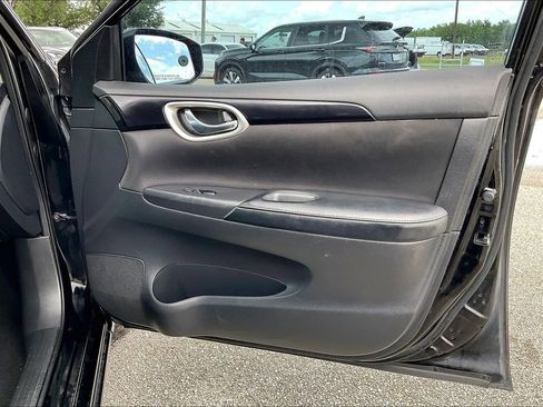 Used 2018 Nissan Sentra SV FWD image 29