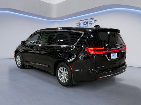 New 2025 Chrysler Pacifica Select w/ Uconnect Theater Family Group image 3