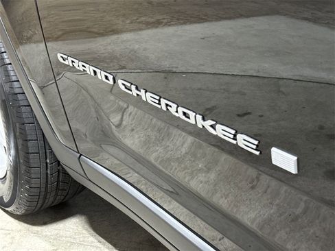 New 2025 Jeep Grand Cherokee L Laredo w/ Luxury Tech Group I image 26