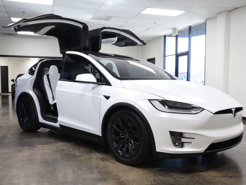 Used 2020 Tesla Model X Long Range AWD/4WD image 22