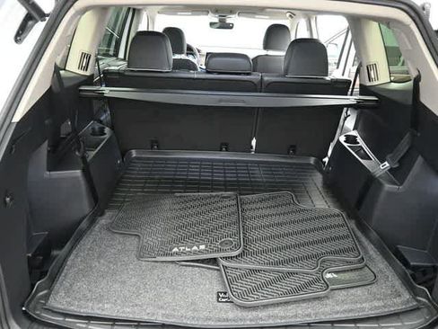 Used 2025 Volkswagen Atlas SEL Premium R-Line image 54