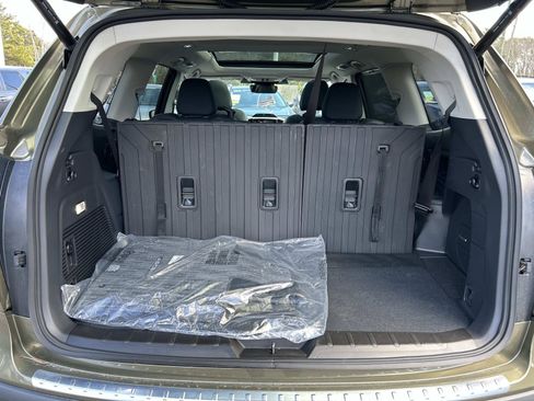 Used 2025 Subaru Ascent Limited AWD/4WD image 17