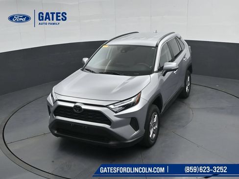 Used 2025 Toyota RAV4 XLE AWD/4WD image 48