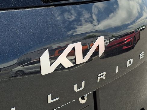 Used 2023 Kia Telluride LX AWD/4WD image 30