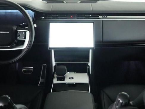 New 2025 Land Rover Range Rover SE image 15