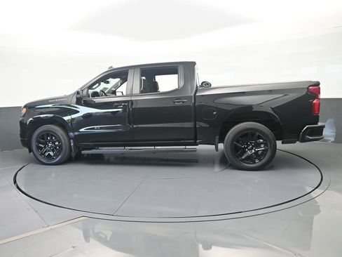 Used 2023 Chevrolet Silverado 1500 RST RWD image 3