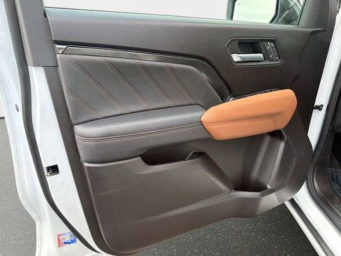 New 2026 GMC Canyon AT4 w/ Technology Plus Package AWD/4WD image 17
