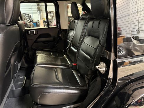 Used 2021 Jeep Wrangler Unlimited Sahara w/ Cold Weather Group AWD/4WD image 51