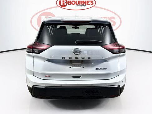 Used 2024 Nissan Rogue SV AWD/4WD image 8
