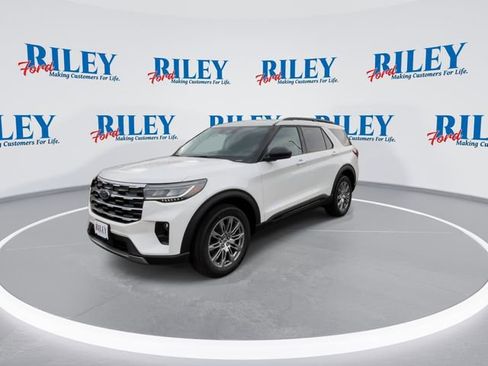New 2026 Ford Explorer Active w/ Active Comfort Package AWD/4WD image 4