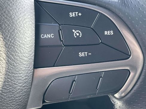 Used 2024 Dodge Durango SXT image 8