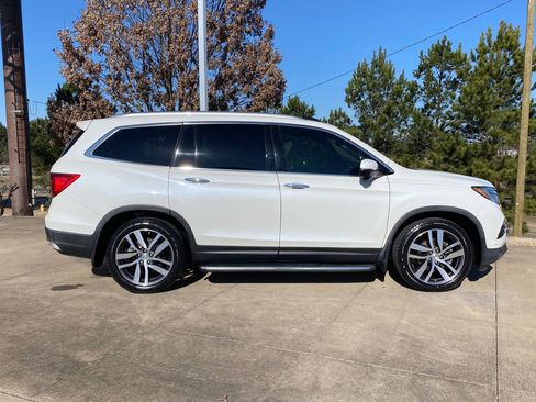 Used 2017 Honda Pilot Touring image 7