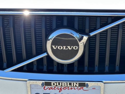 Used 2023 Volvo XC60 B5 Core w/ Protection Package Premier FWD image 43