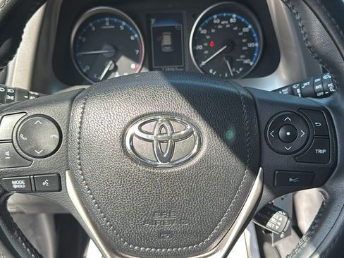 Used 2017 Toyota RAV4 XLE AWD/4WD image 13