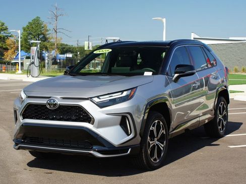 Used 2025 Toyota RAV4 XSE image 25