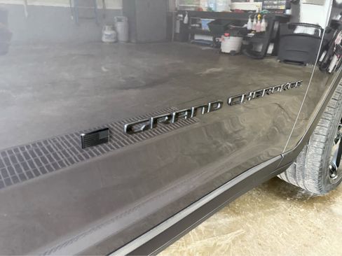 Used 2023 Jeep Grand Cherokee Limited w/ Luxury Tech Group II image 36