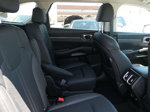Used 2023 Kia Sorento EX AWD/4WD image 25