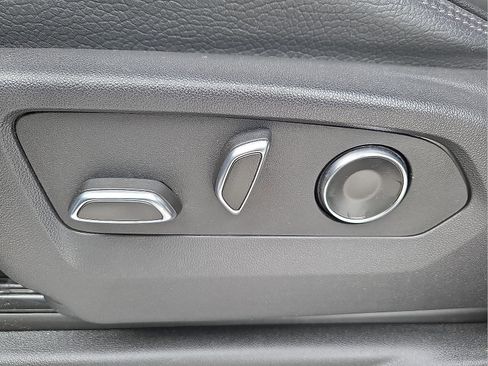 Certified 2025 GMC Yukon Denali image 16