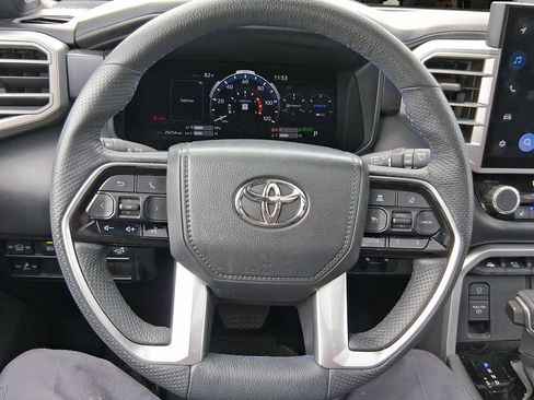 Used 2025 Toyota Sequoia Platinum AWD/4WD image 17