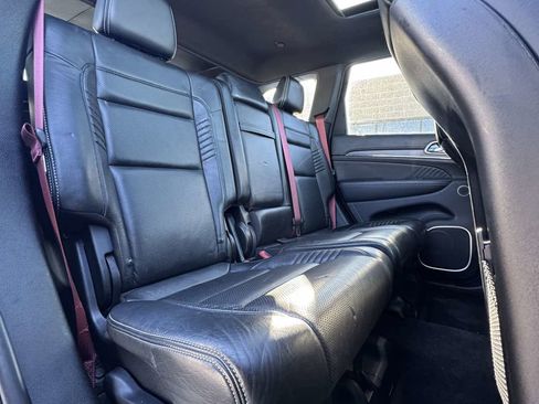 Used 2017 Jeep Grand Cherokee SRT image 41