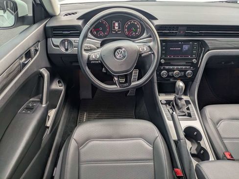 Used 2020 Volkswagen Passat 2.0T R-Line FWD image 16