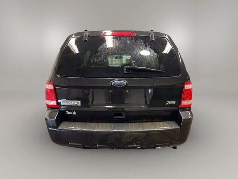 Used 2011 Ford Escape XLT image 4