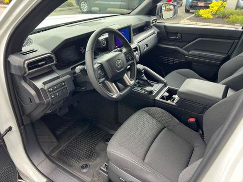 Certified 2025 Toyota 4Runner SR5 AWD/4WD image 12