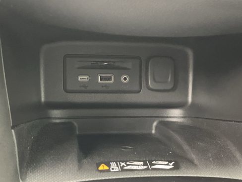 Certified 2023 Chevrolet Equinox Premier w/ LPO, Floor Liner Package image 23