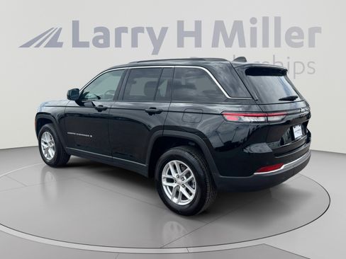 Used 2024 Jeep Grand Cherokee Laredo X RWD image 3