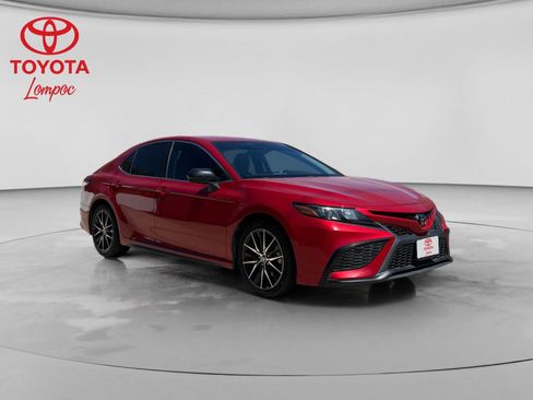 Used 2022 Toyota Camry SE w/ Carpet Mat Package (TMS) image 3