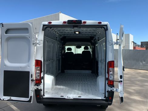 Used 2024 RAM ProMaster 2500 w/ Safety Group FWD image 27