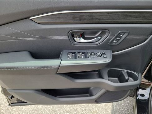 New 2026 Honda Pilot Touring image 8
