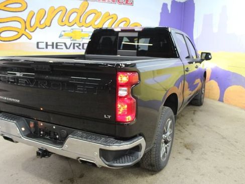 Used 2023 Chevrolet Silverado 1500 LT w/ Z71 Off-Road Package AWD/4WD image 8