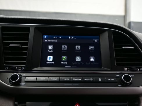 Used 2017 Hyundai Elantra Limited FWD image 17