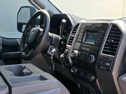 Used 2018 Ford F250 XL w/ Power Equipment Group AWD/4WD image 17